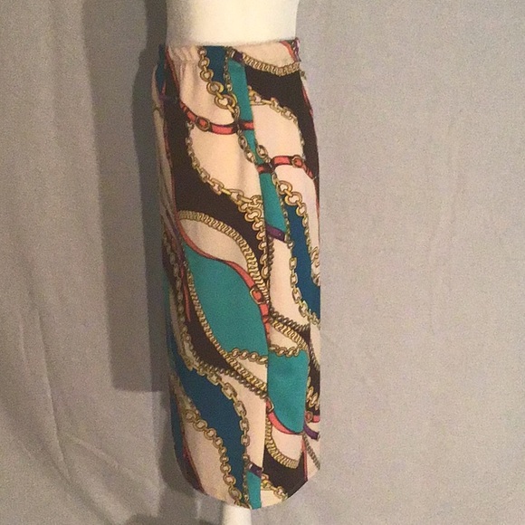 CACIA plus size skirt - Picture 4 of 11